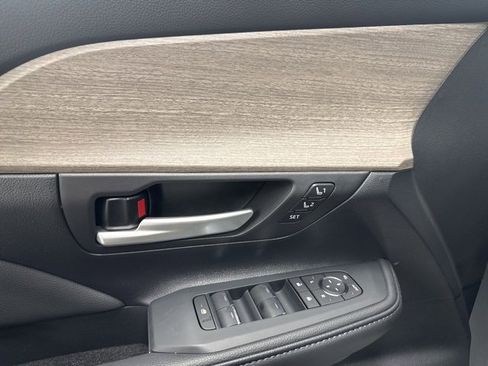 New 2026 Toyota Grand Highlander Platinum image 36