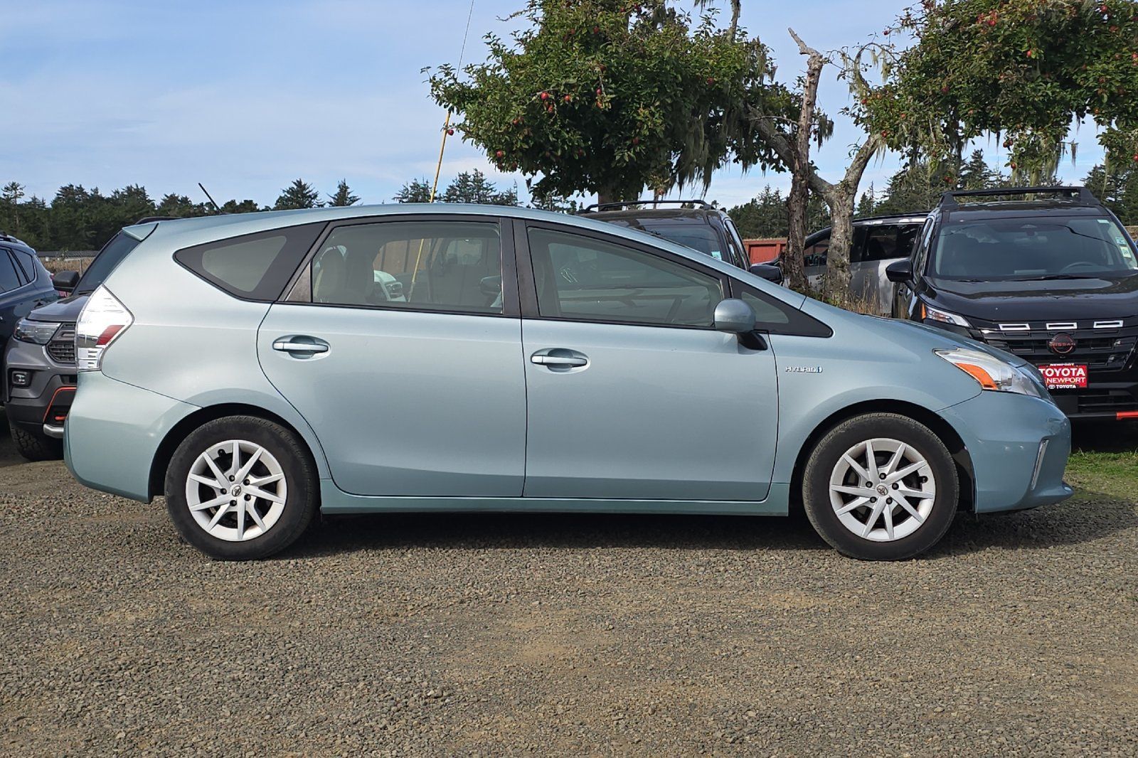 Used 2014 Toyota Prius V Three FWD image 4