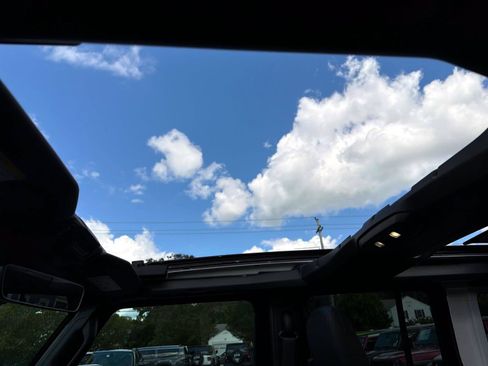 New 2026 Jeep Wrangler Unlimited Sahara AWD/4WD image 9