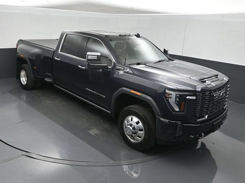 Used 2024 GMC Sierra 3500 Denali Ultimate AWD/4WD image 36