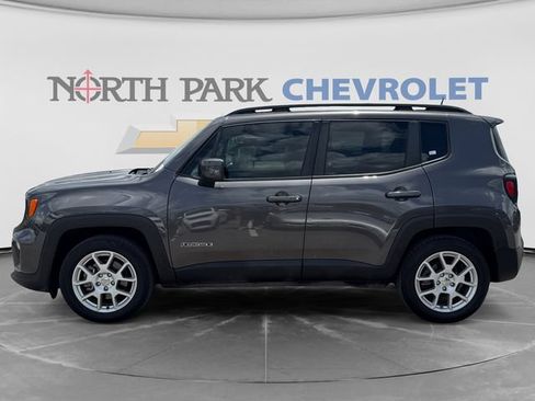 Used 2021 Jeep Renegade Latitude w/ Sun & Sound Group FWD image 8