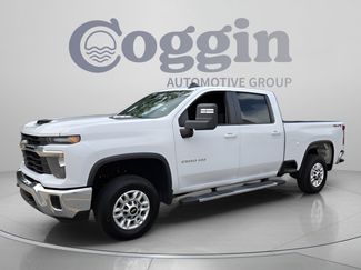 Used 2026 Chevrolet Silverado 2500 LT AWD/4WD video 1