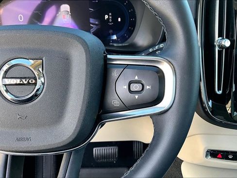 Used 2023 Volvo XC40 B4 Plus w/ Protection Package Premier image 27