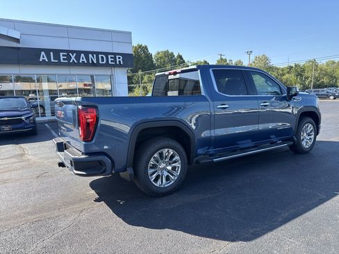 New 2025 GMC Sierra 1500 Denali w/ Technology Package image 3