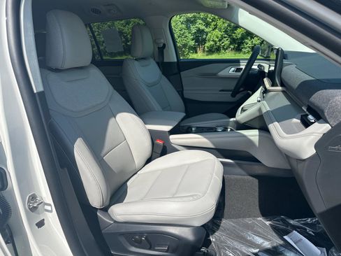 New 2026 Ford Explorer Active AWD/4WD image 25