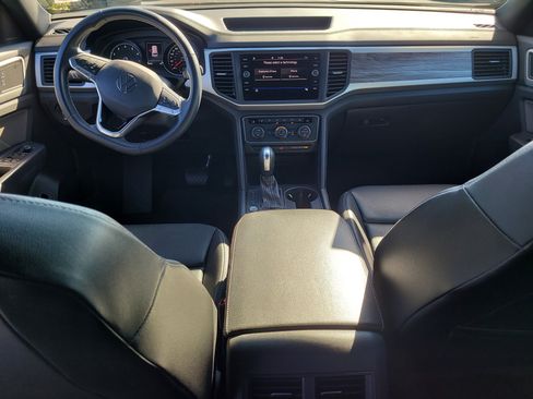 Used 2021 Volkswagen Atlas Cross Sport SE image 16