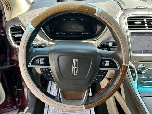 Used 2020 Lincoln Nautilus Reserve w/ Cargo Utility Package FWD image 17