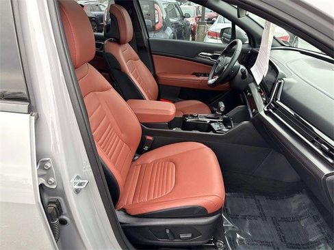 Used 2024 Kia Sportage SX image 9