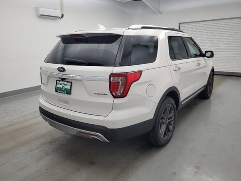 Used 2016 Ford Explorer Limited w/ Equipment Group 301A FWD image 9