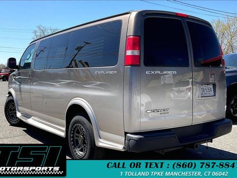 Used 2016 Chevrolet Express 2500 RWD image 4