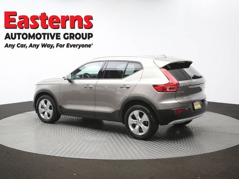 Used 2022 Volvo XC40 T4 Momentum FWD image 64