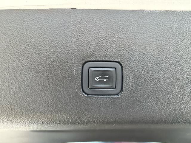 Used 2021 Chevrolet Traverse RS AWD/4WD image 8