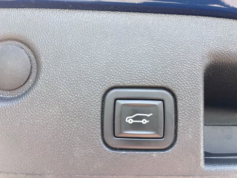 Used 2022 Chevrolet Equinox LT FWD image 21