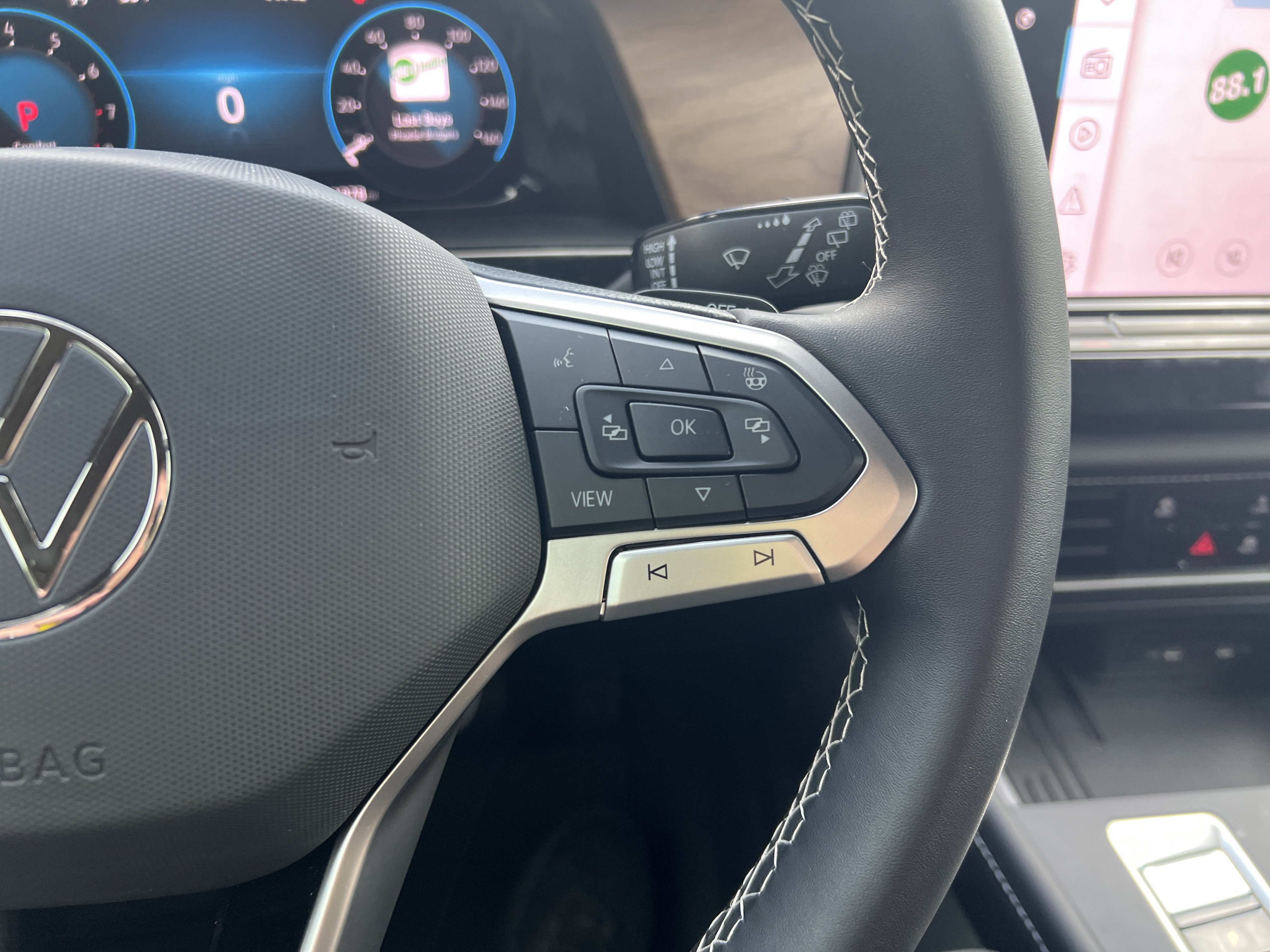 Certified 2026 Volkswagen Atlas SE FWD image 16