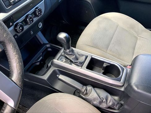 Used 2016 Toyota Tacoma SR5 RWD image 15