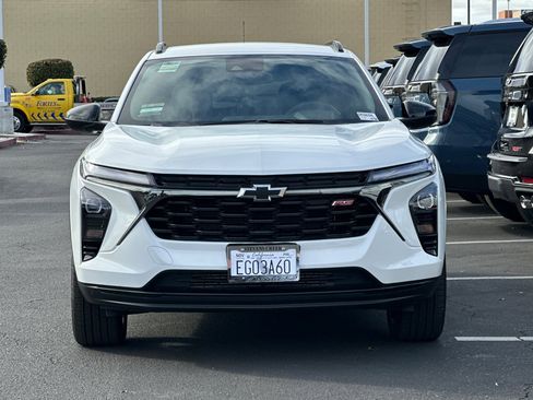 Used 2025 Chevrolet Trax RS w/ Driver Confidence Package image 10