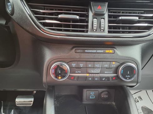 Used 2023 Ford Escape ST-Line image 40