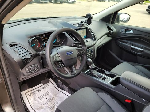 Used 2017 Ford Escape SE w/ Equipment Group 201A FWD image 18