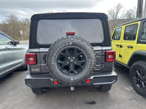 Used 2023 Jeep Wrangler Willys image 2