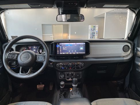 Used 2024 Jeep Wrangler Unlimited w/ Convenience Group AWD/4WD image 31
