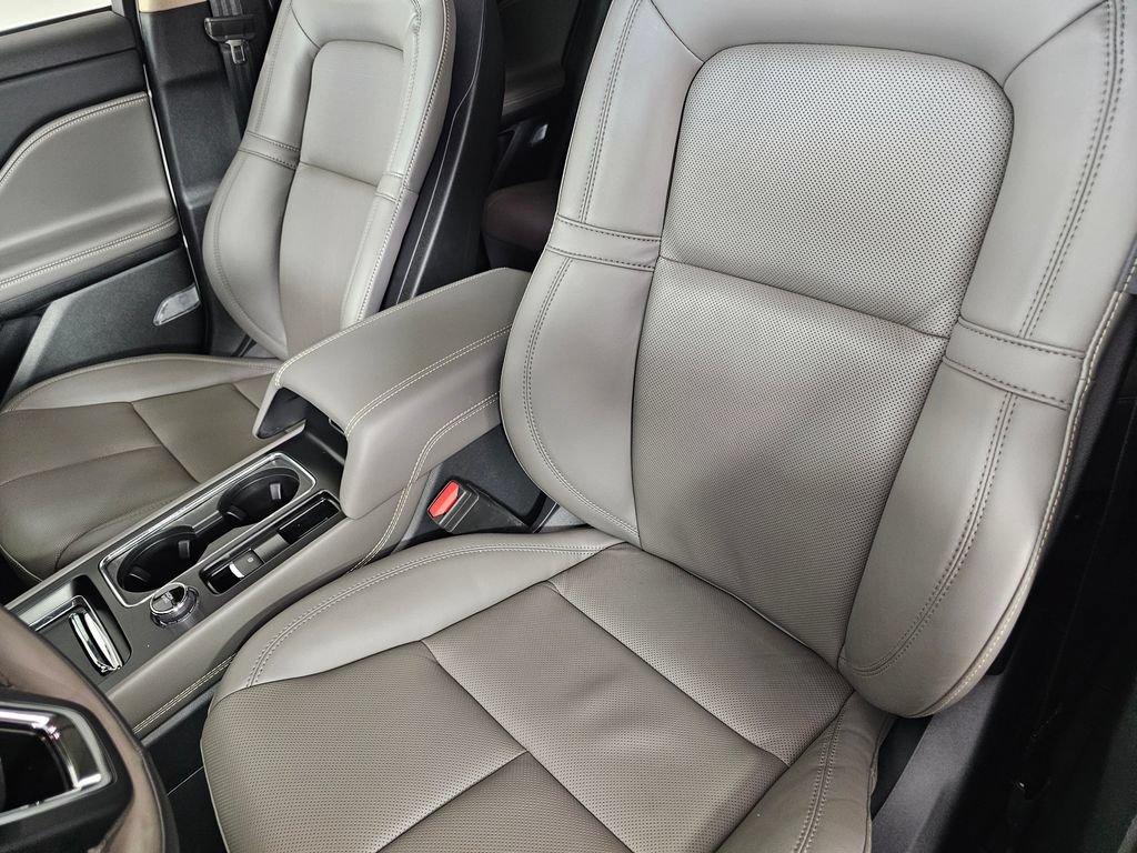 New 2025 Lincoln Corsair Grand Touring w/ Jet Appearance Package AWD/4WD image 25