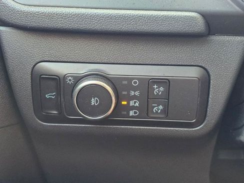 Certified 2025 Ford Escape Platinum AWD/4WD image 30