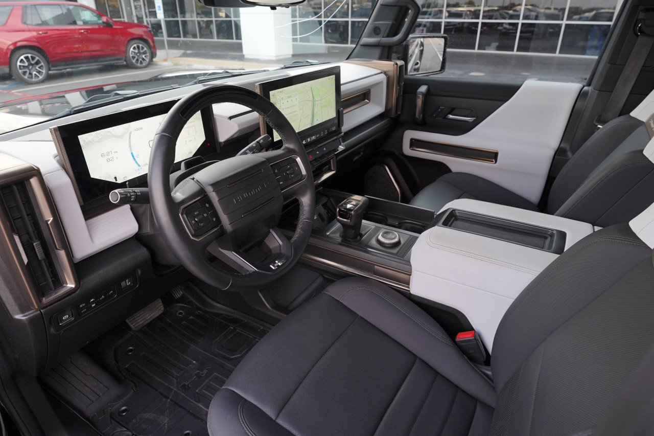 Used 2024 GMC Hummer EV 2X AWD/4WD image 17