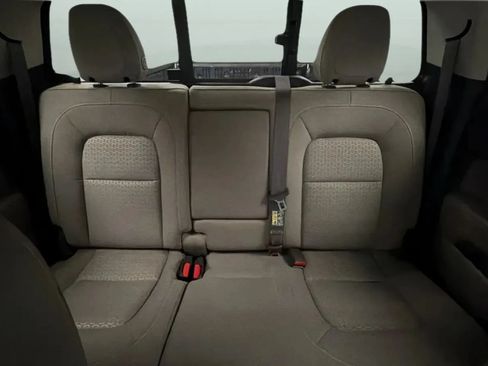 Used 2016 GMC Canyon SLE w/ SLE Convenience Package AWD/4WD image 17