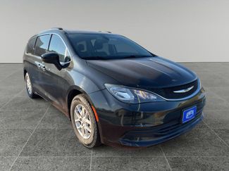 Used 2020 Chrysler Voyager Lxi image 1