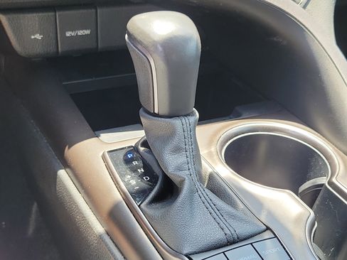 Used 2024 Toyota Camry SE image 29