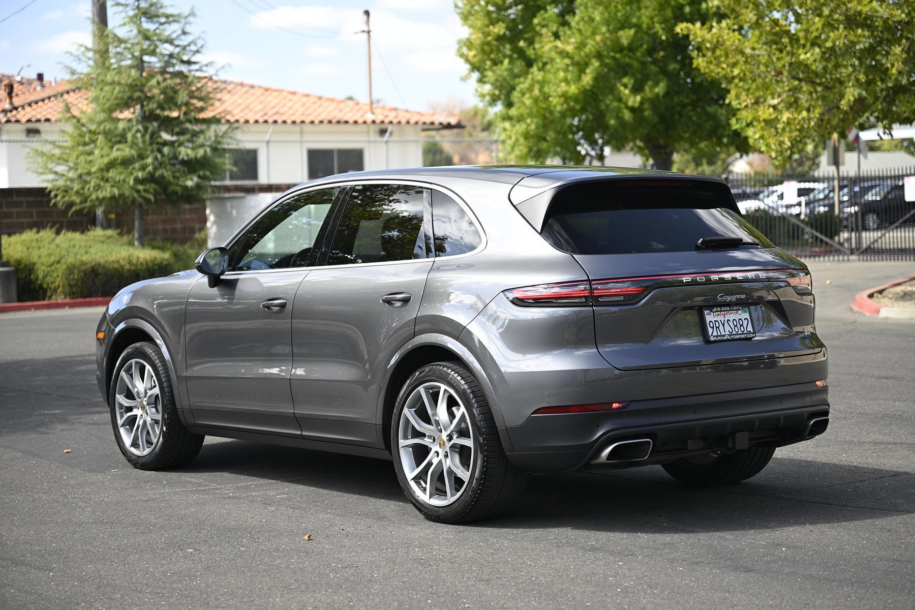 Used 2019 Porsche Cayenne AWD/4WD image 4