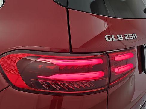 New 2026 Mercedes-Benz GLB 250 image 35