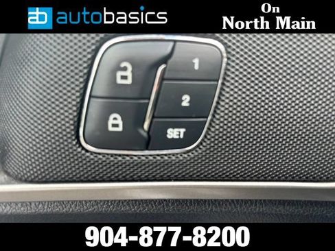 Used 2018 Ford Fusion SE w/ Fusion SE Technology Package FWD image 22