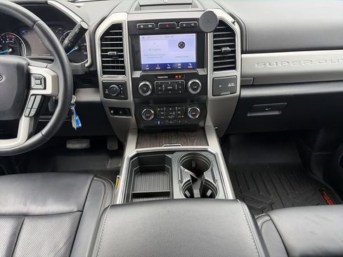 Used 2020 Ford F350 Lariat w/ Lariat Value Package AWD/4WD image 19