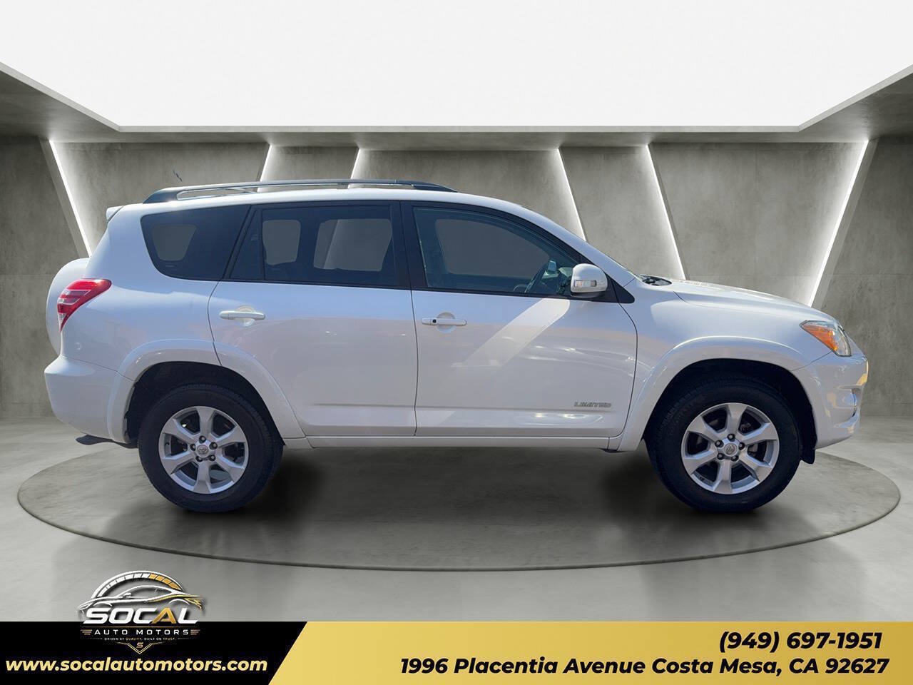 Used 2011 Toyota RAV4 Limited w/ Limited Extra Value Pkg FWD image 6