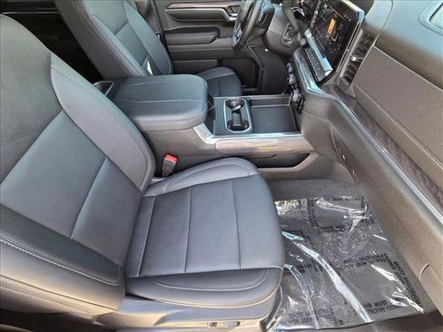 Used 2024 Chevrolet Silverado 2500 LTZ w/ LTZ Plus Package image 20