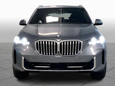 New 2026 BMW X5 xDrive40i w/ Premium Package image 3