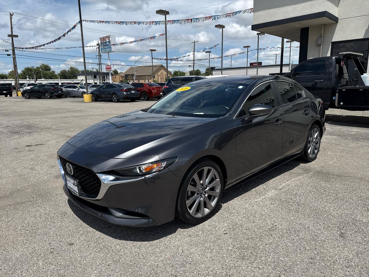 Used 2020 MAZDA MAZDA3 Sedan w/ Select Package FWD image 2