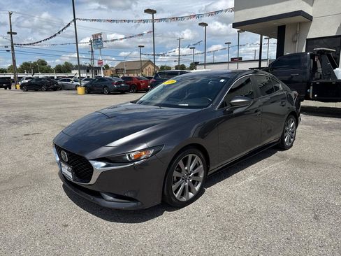 Used 2020 MAZDA MAZDA3 Sedan w/ Select Package FWD image 2
