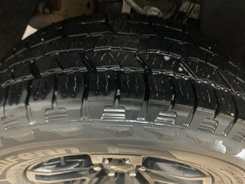 Used 2019 Chevrolet Silverado 1500 LT Trail Boss image 31