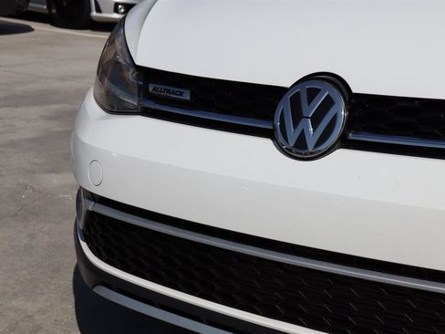 Used 2019 Volkswagen Golf Alltrack AWD/4WD image 10