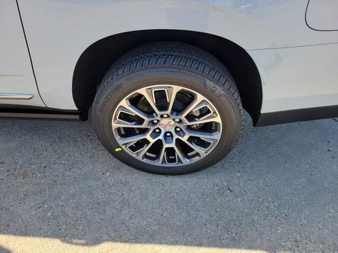 New 2026 GMC Yukon XL Denali w/ Denali Reserve Package RWD image 10