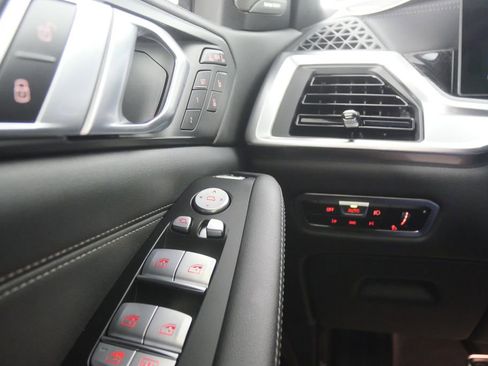 Certified 2023 BMW X7 xDrive40i w/ Executive Package image 24