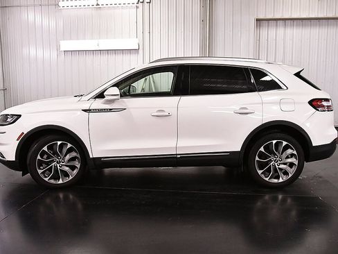 Used 2022 Lincoln Nautilus Reserve image 4