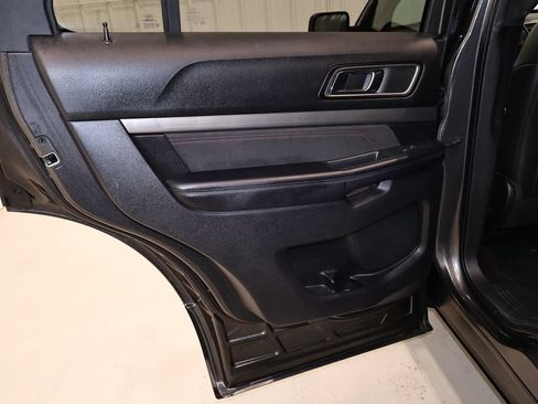 Certified 2018 Ford Explorer XLT w/ Equipment Group 202A AWD/4WD image 14