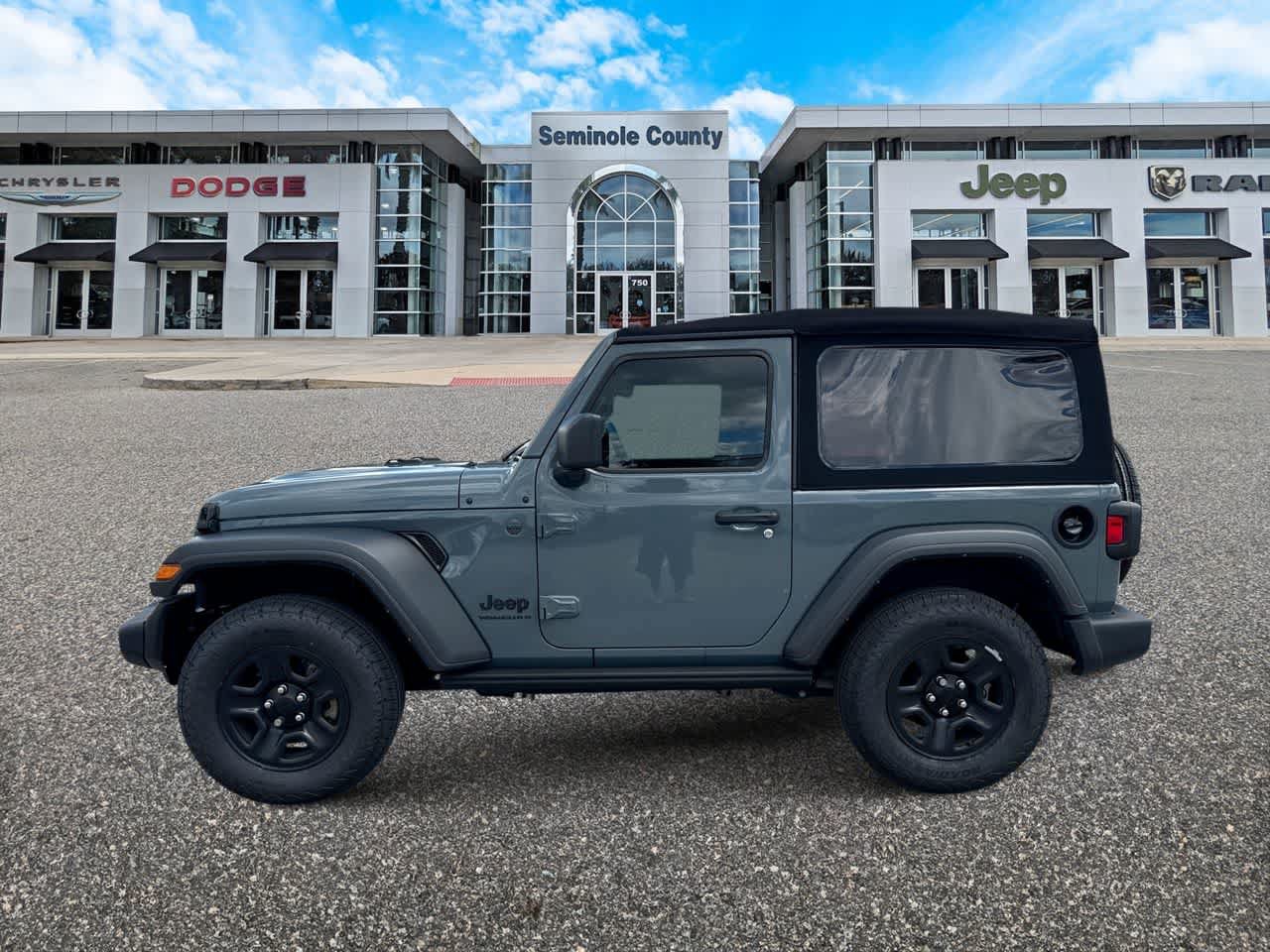 Used 2024 Jeep Wrangler Sport AWD/4WD image 4