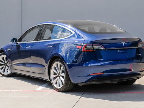 Used 2018 Tesla Model 3 Long Range image 5