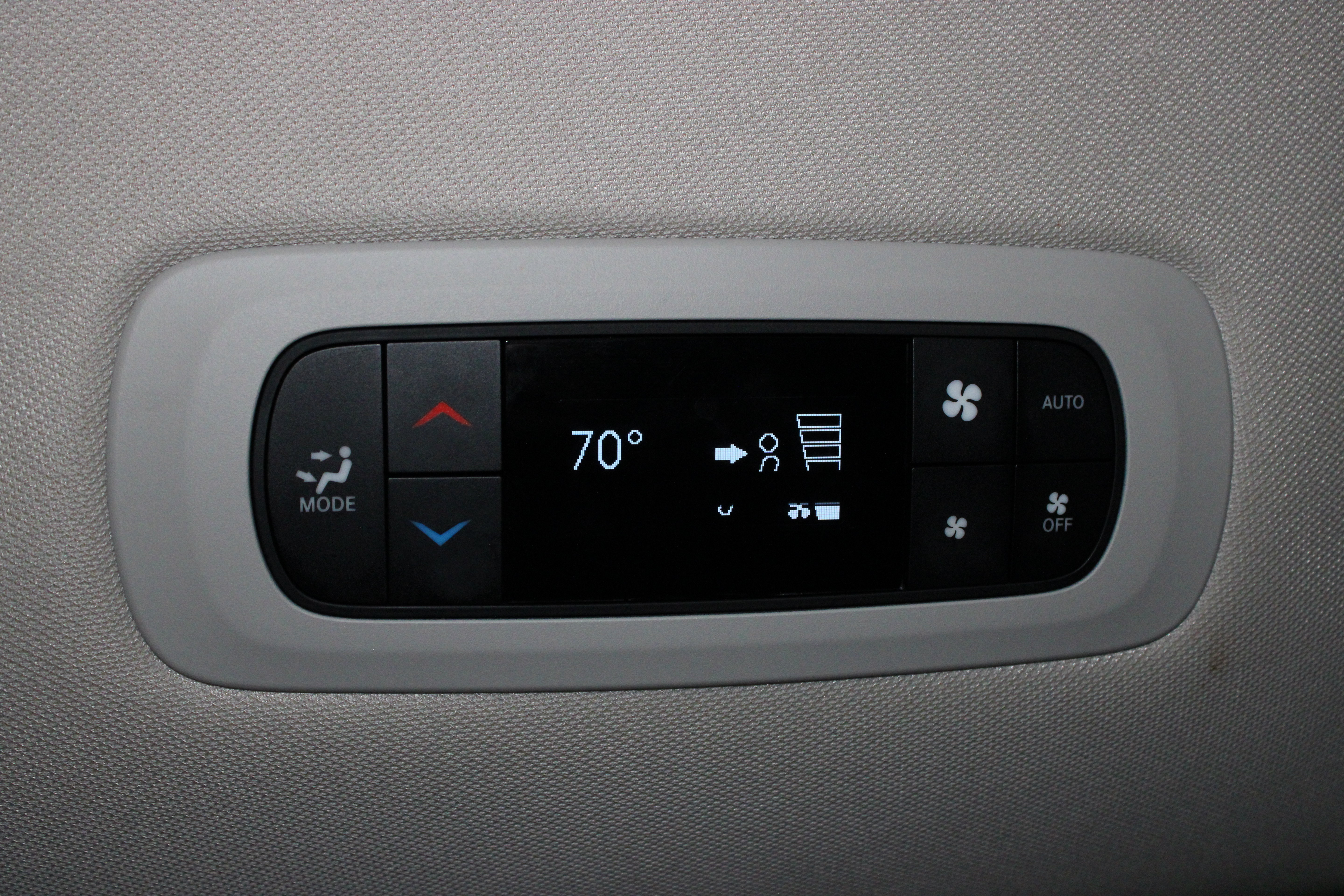 Used 2024 Chrysler Pacifica Limited FWD image 41