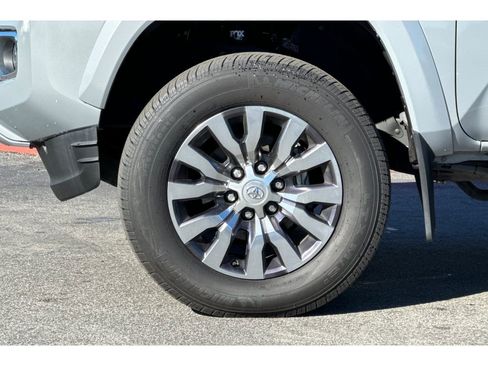 Certified 2021 Toyota Tacoma Limited image 30