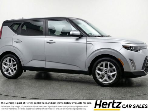 Used 2025 Kia Soul LX w/ LX Technology Package FWD image 1